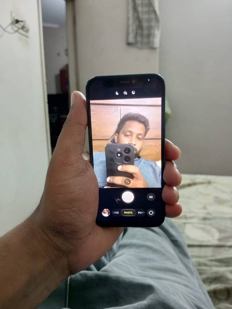 Apple iPhone 12 mini 9