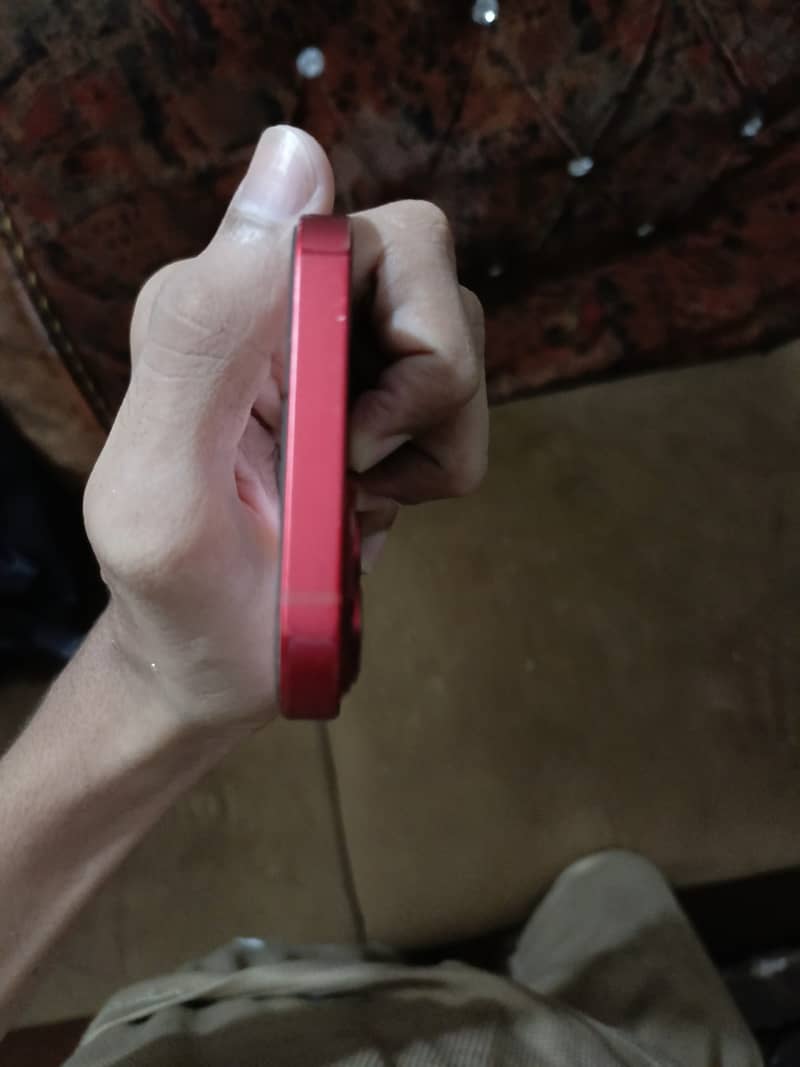 Apple iPhone 13 2