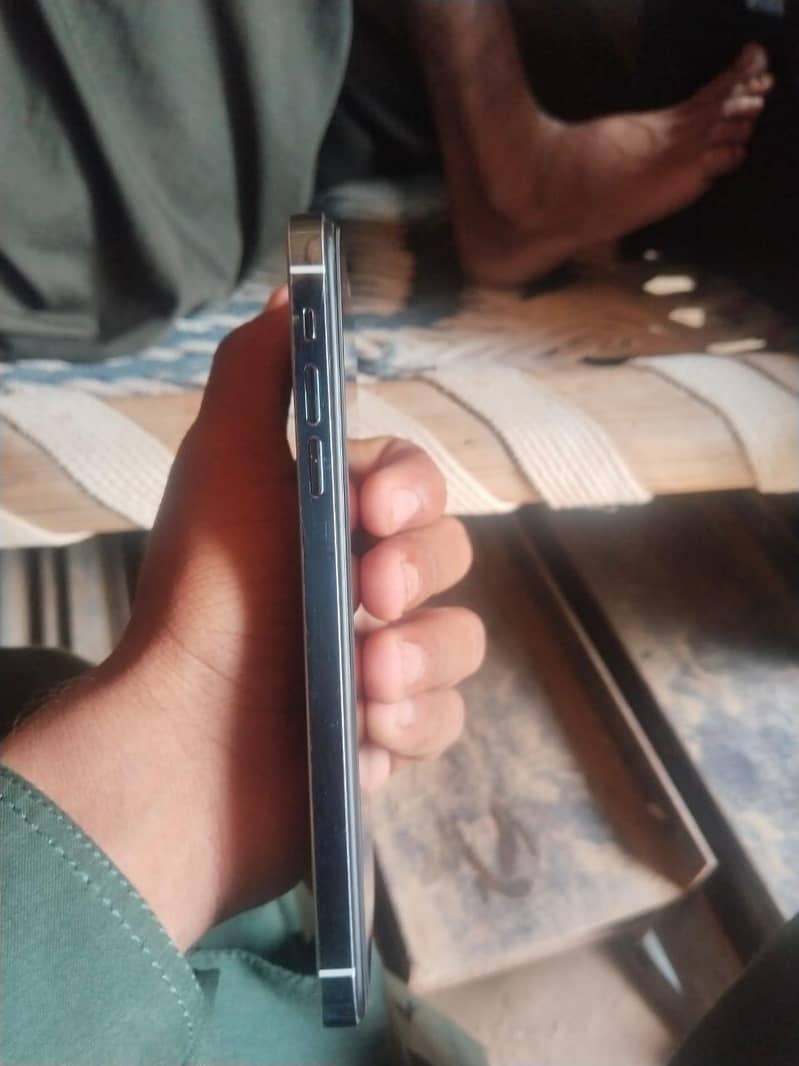 Apple iPhone 11 Pro Max 8