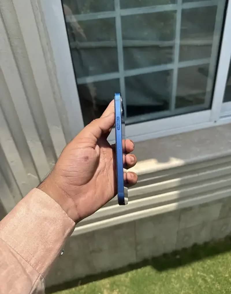 Apple iPhone 12 2