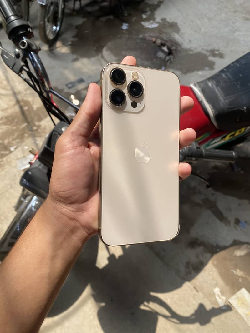 IPHONE 13 PRO MAX 4