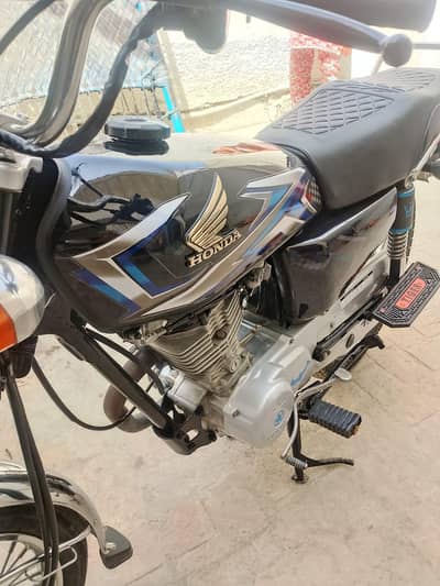 All OK 1 rupay ka kaam nahi hony wala CD70 ke sath Exchange bhi krlain