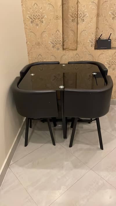 Stylish 4-Seater Dining Table Set