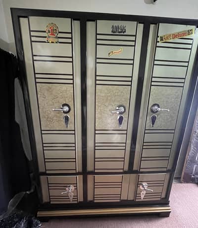 3 Door Mazboot Lowhay ki Almari (Wardrobe) for Sale