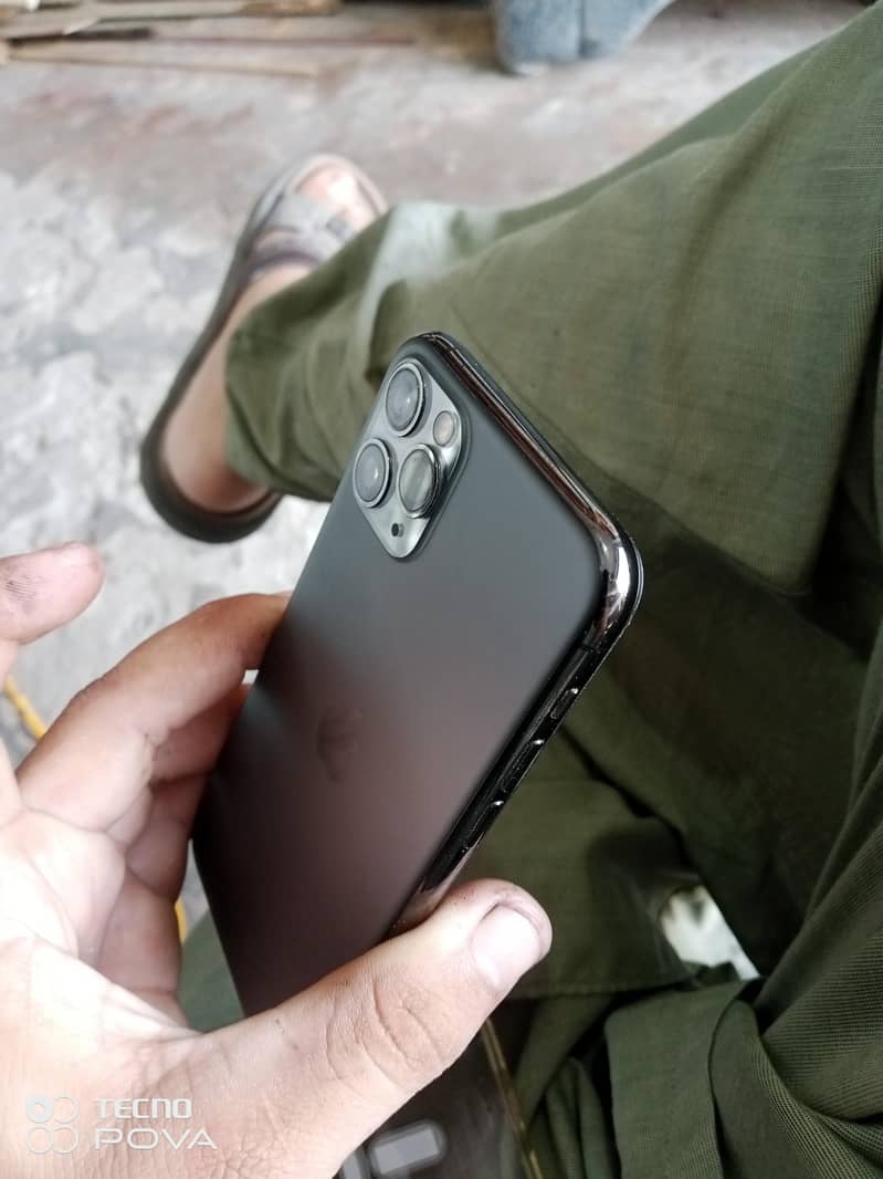 Apple iPhone 11 Pro 6