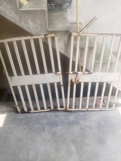 door sale krna ha