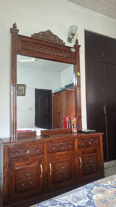 dressing table