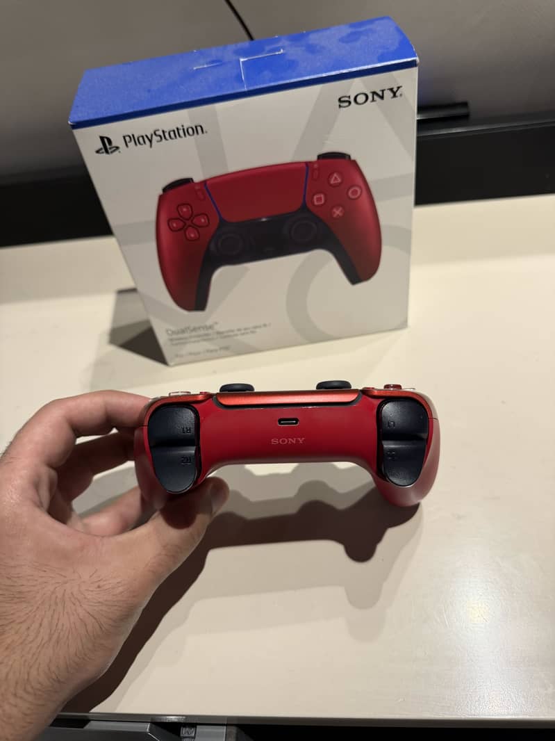 DualSense® Wireless Controller - Volcanic Red 10/10 condition 2