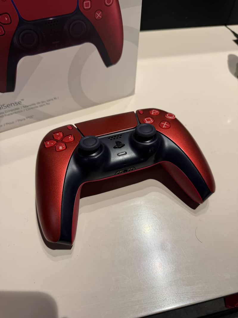 DualSense® Wireless Controller - Volcanic Red 10/10 condition 4