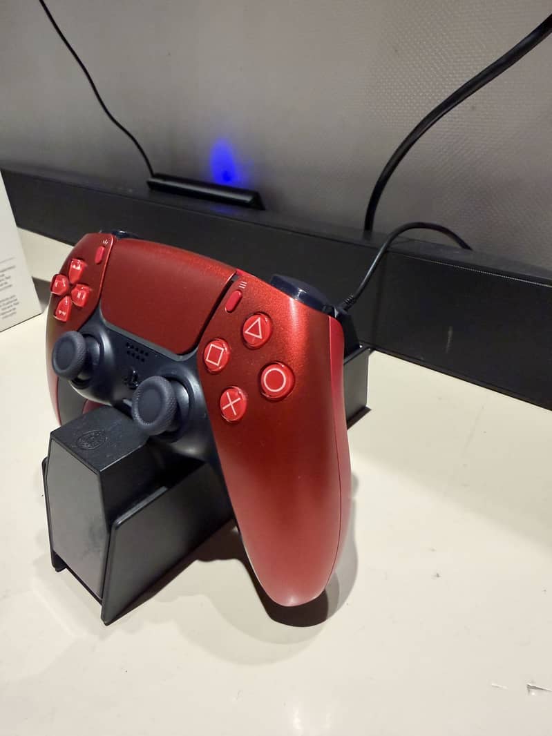 DualSense® Wireless Controller - Volcanic Red 10/10 condition 5