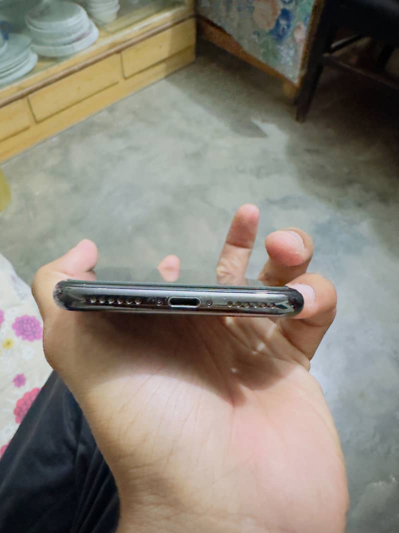 Apple iPhone X 16
