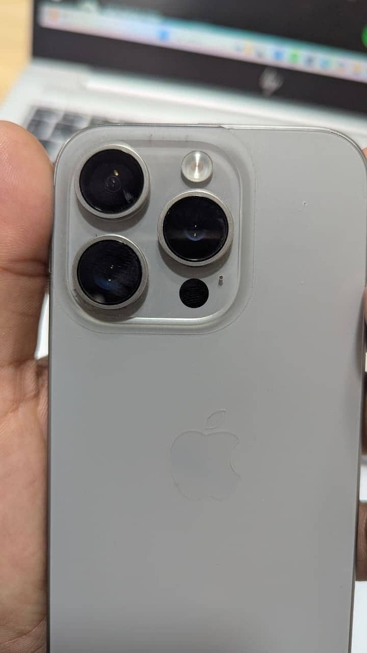Apple iPhone 15 Pro 0