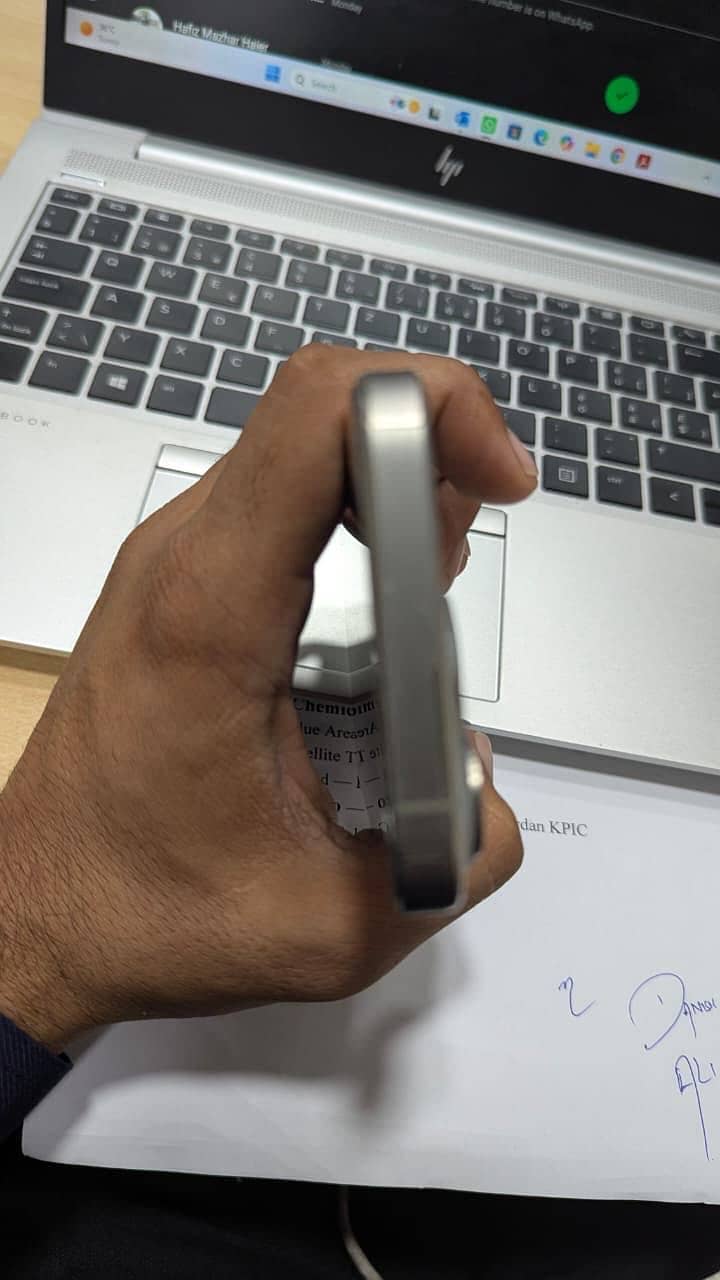 Apple iPhone 15 Pro 9