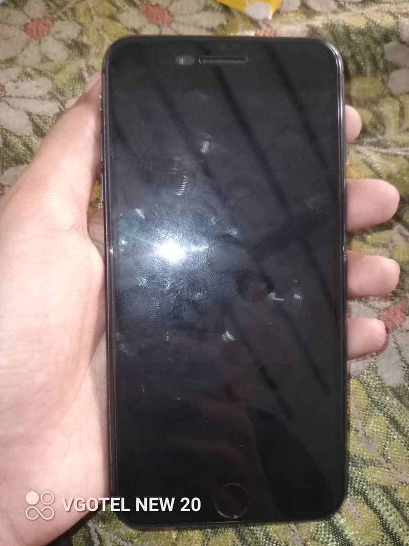 Apple iPhone 8 Plus 3
