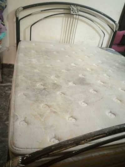 KING SIZE IRON BED FOR URGENT SALE