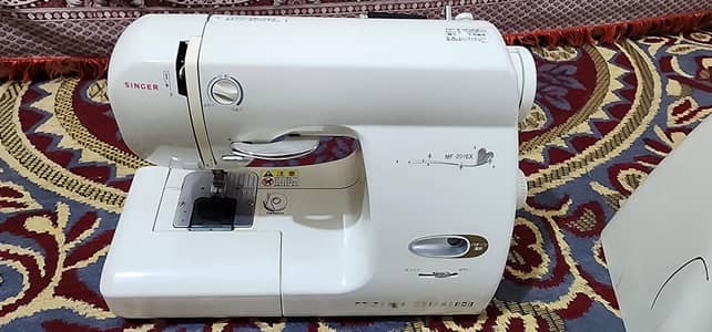 Mini Singer Sewing Machine — 100% Okay