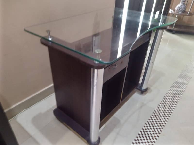 offielce table 0