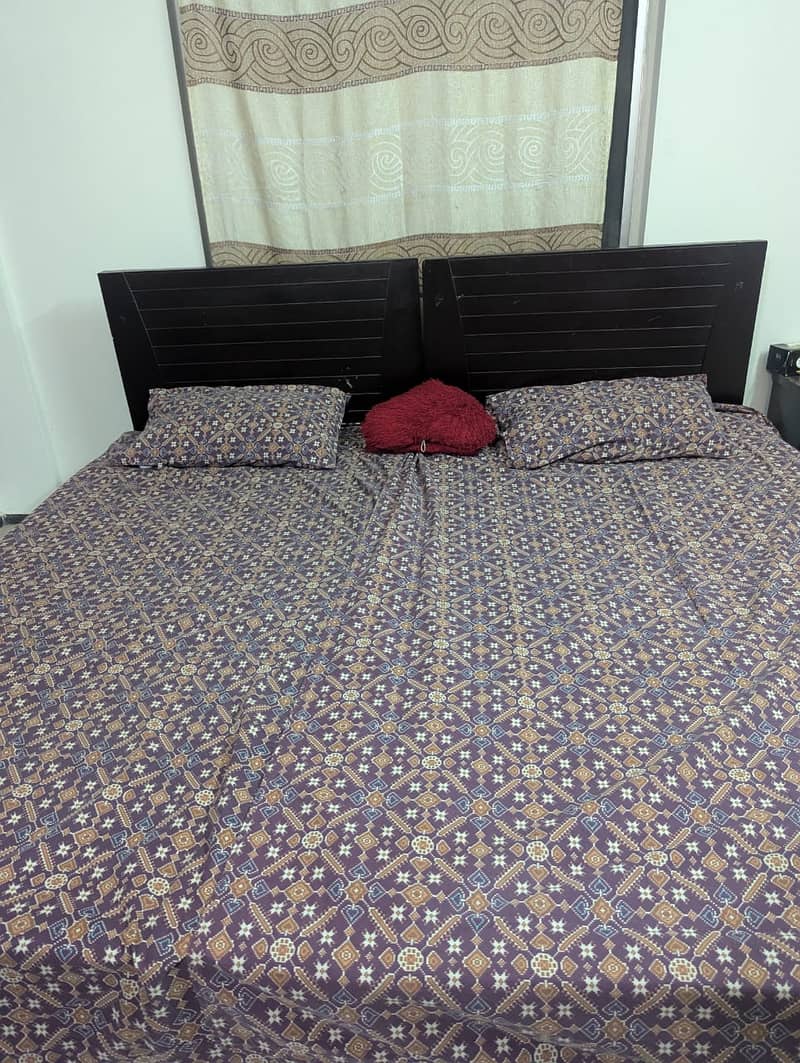 2 Single Beds + 2 Side Tables 1
