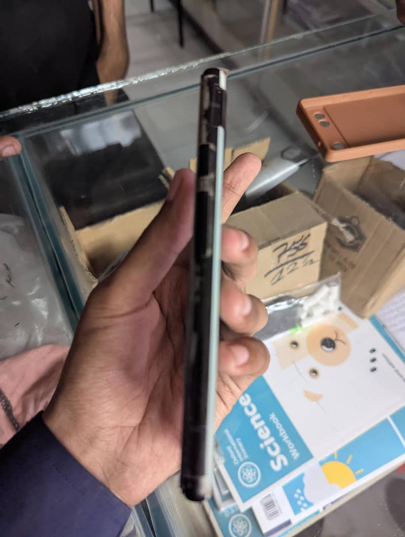 Google Pixel 6a 4