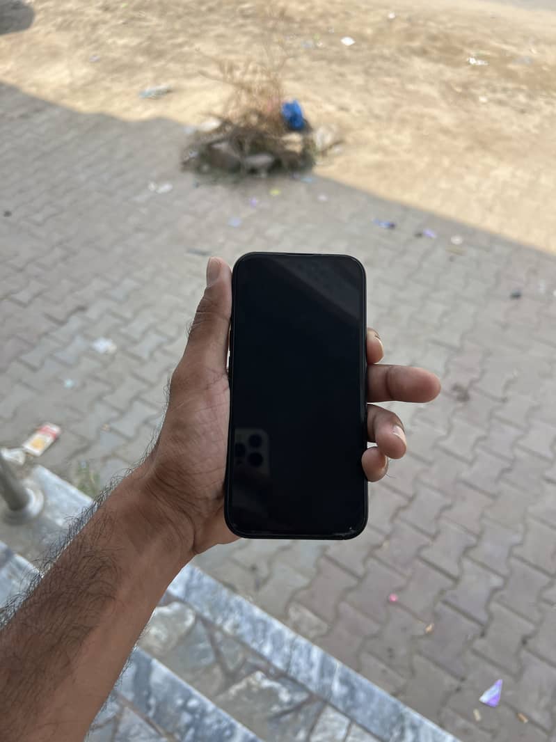 iPhone 16 Mdm 5