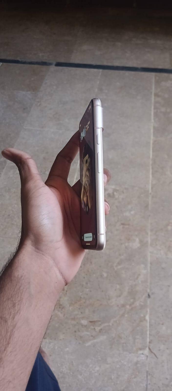 Google Pixel 8 Rose Color 2