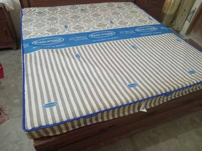 Metress Queen size Bed.