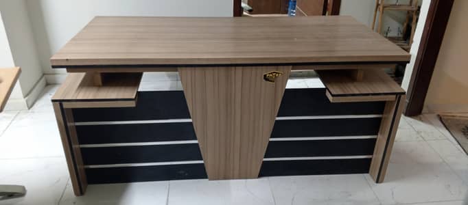 Executive Office Table | Wooden Computer Desk | Excellent Condition