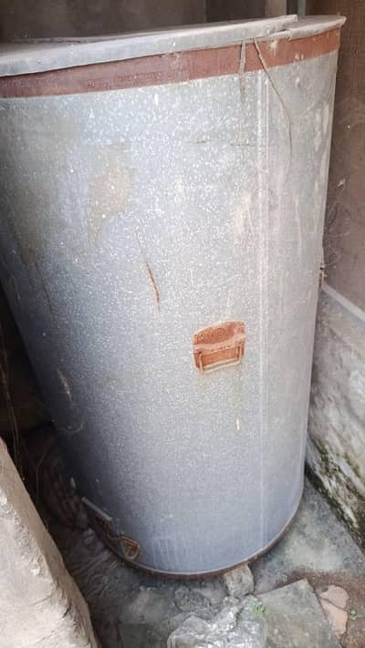 Gandum Ka Parola (10 Man) (Wheat Storage Drum)