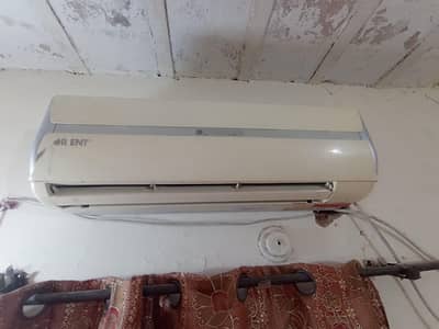 orient AC good condition 1 one working genuine gas