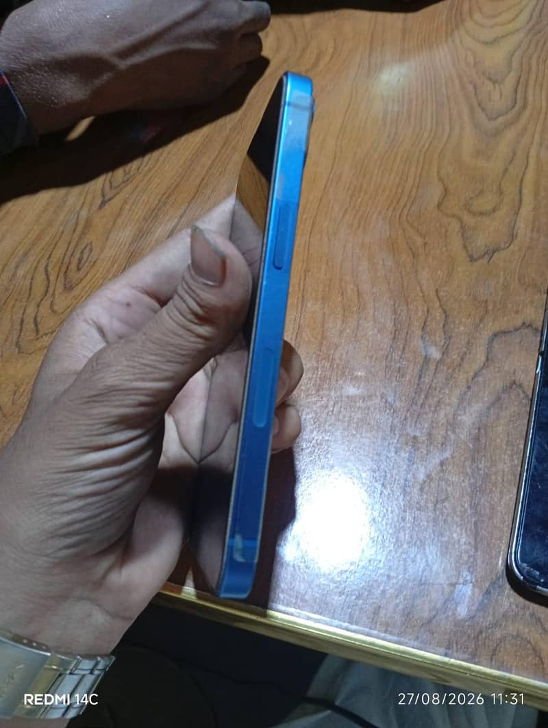 Apple iPhone 13 2