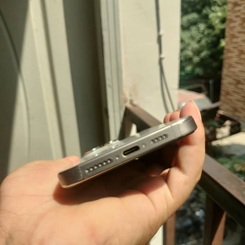 Iphone 15 pro max 3