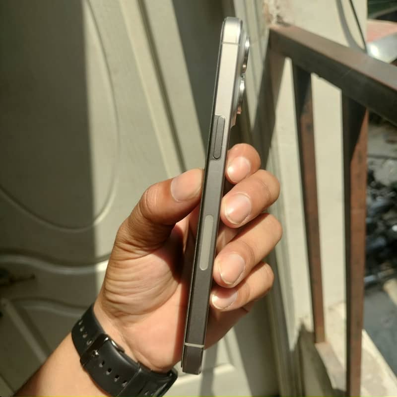 Iphone 15 pro max 5