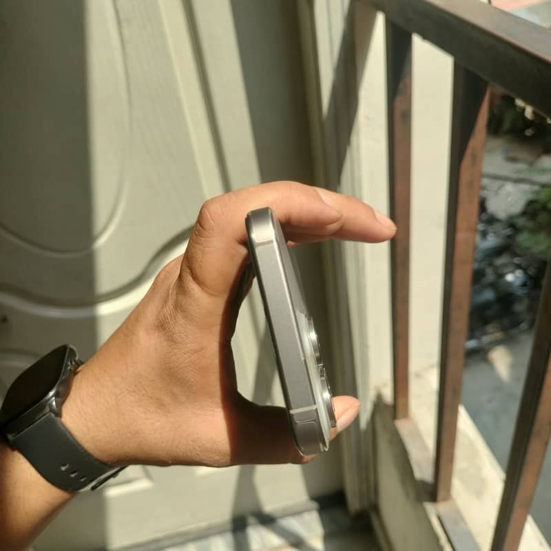 Iphone 15 pro max 6
