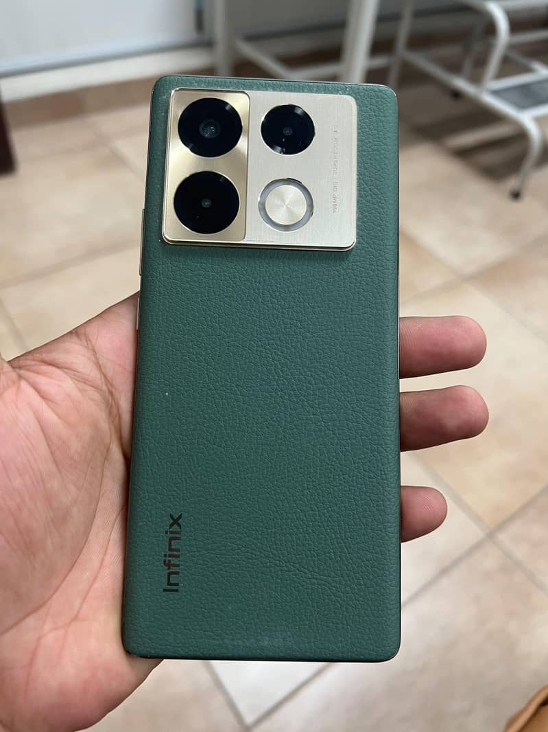 Infinix Note 40 Pro 0