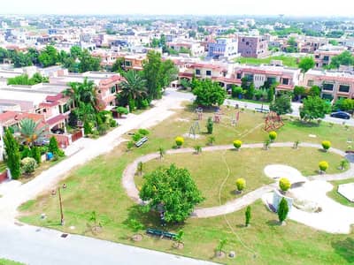 5 marla plot available in lake city