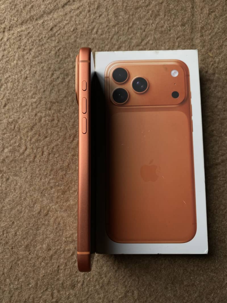 Apple iPhone 17 Pro Max 1
