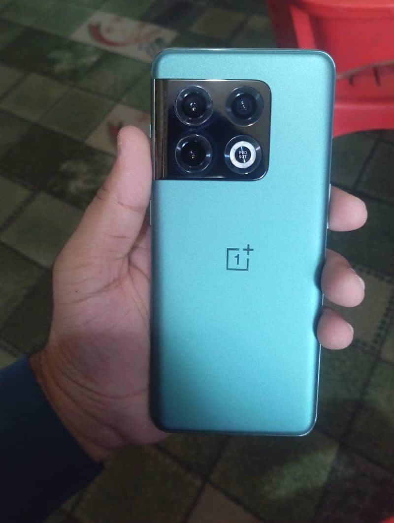 One Plus 10 Pro 3