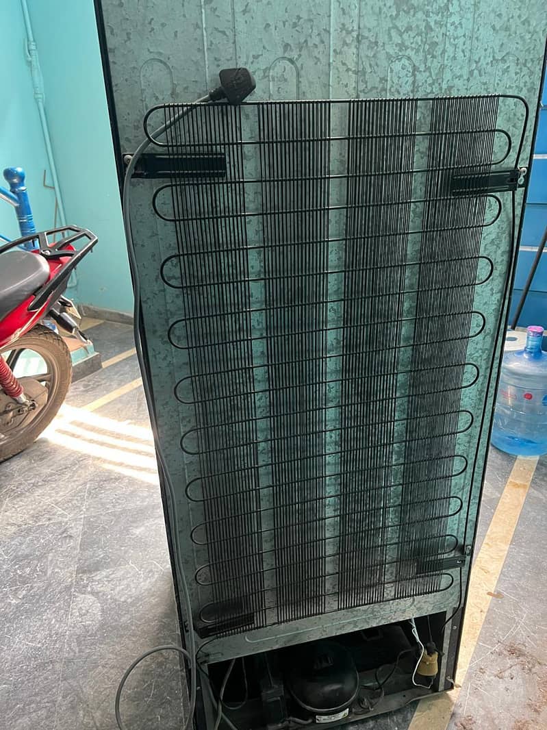 Dawlance vertical freezer 6