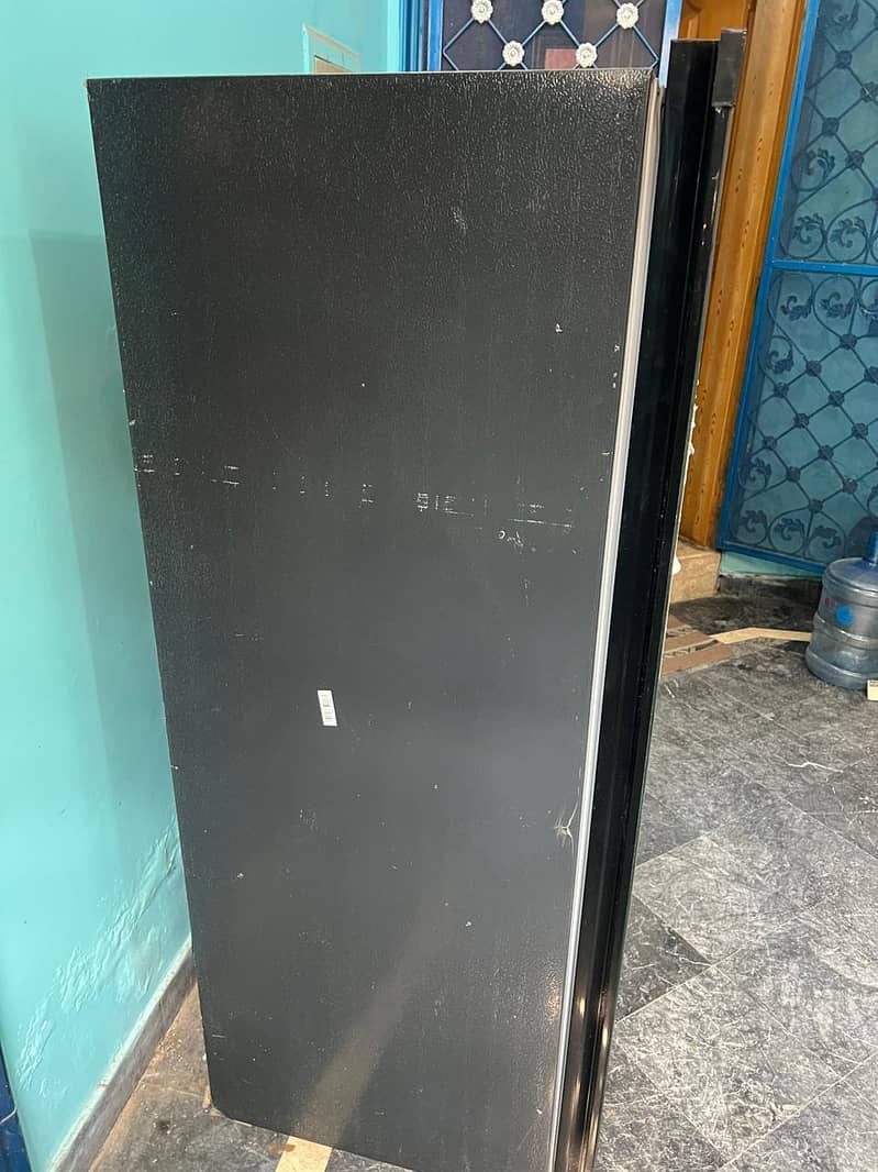 Dawlance vertical freezer 7