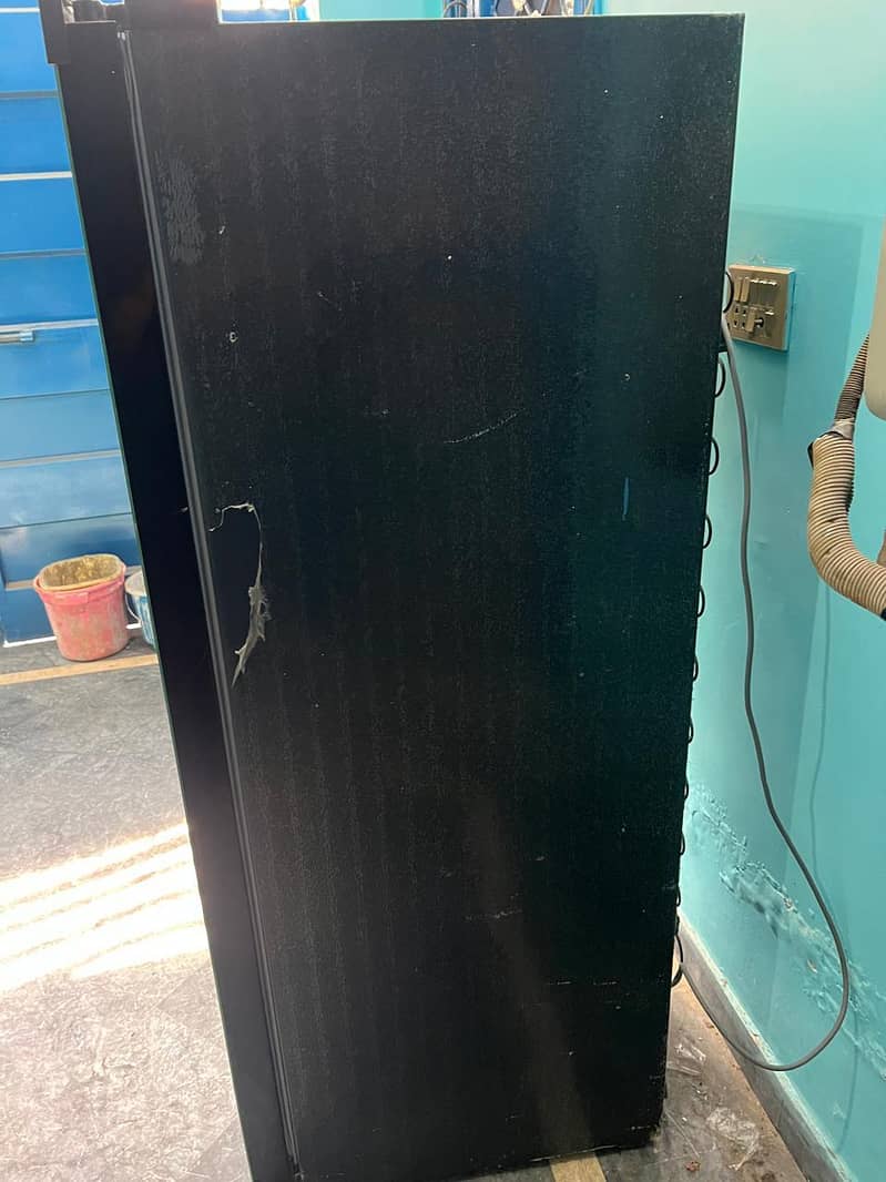 Dawlance vertical freezer 8