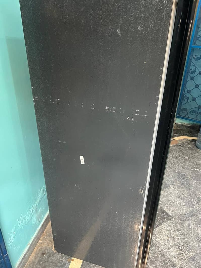 Dawlance vertical freezer 9