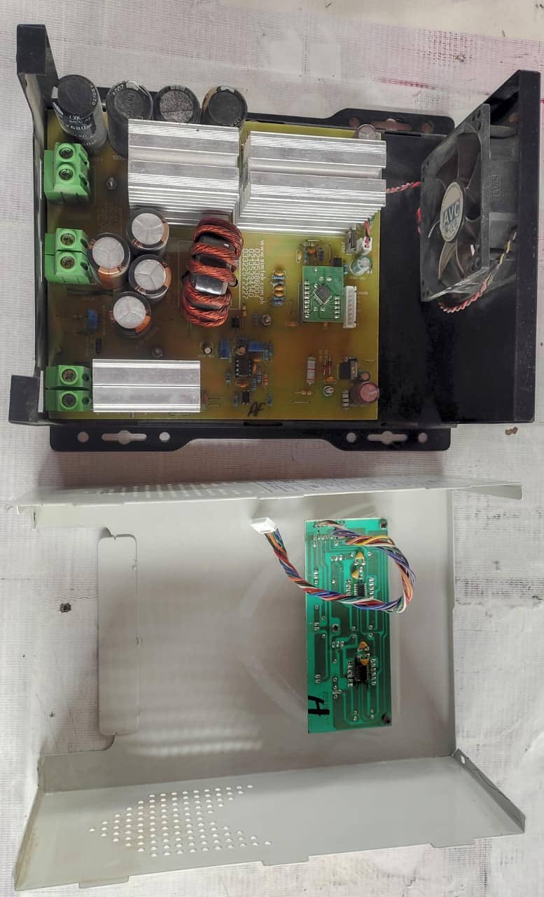 Simtek Controller Charger 2
