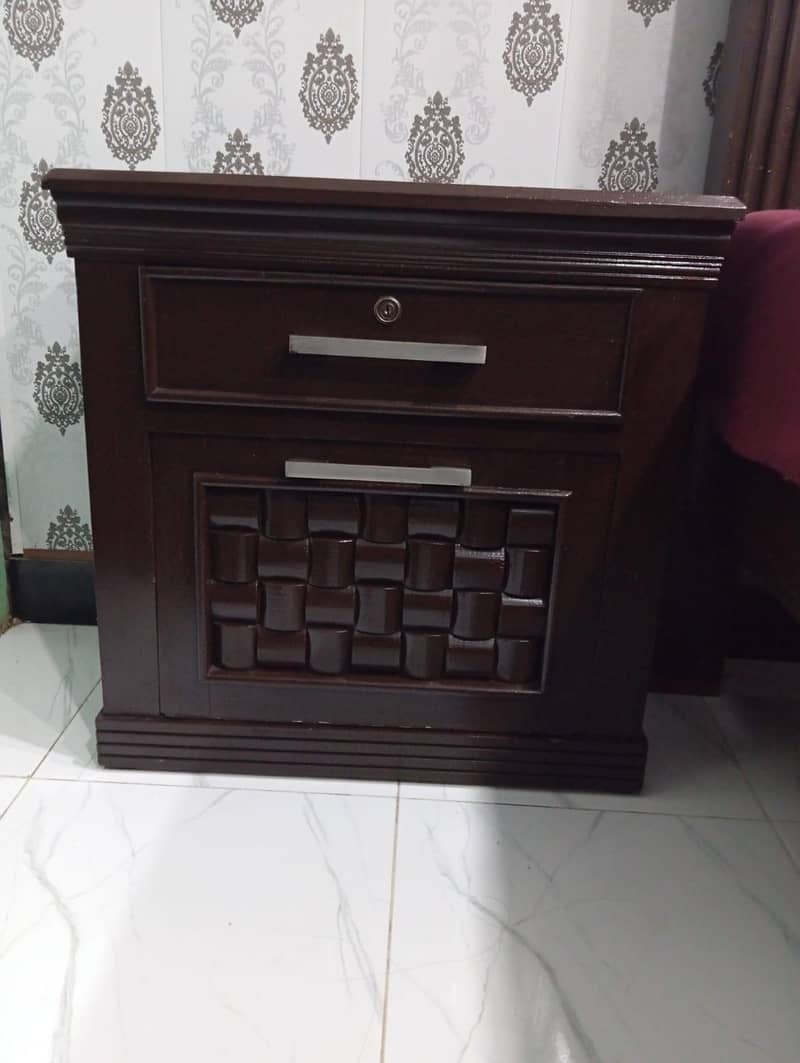 Dressing & Side Table 1