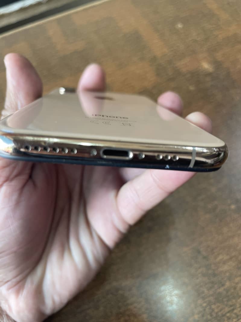 Apple iPhone XS 3