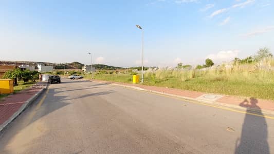 Residential Plot Of 10 Marla Available For sale In Bahria Enclave - Sector A