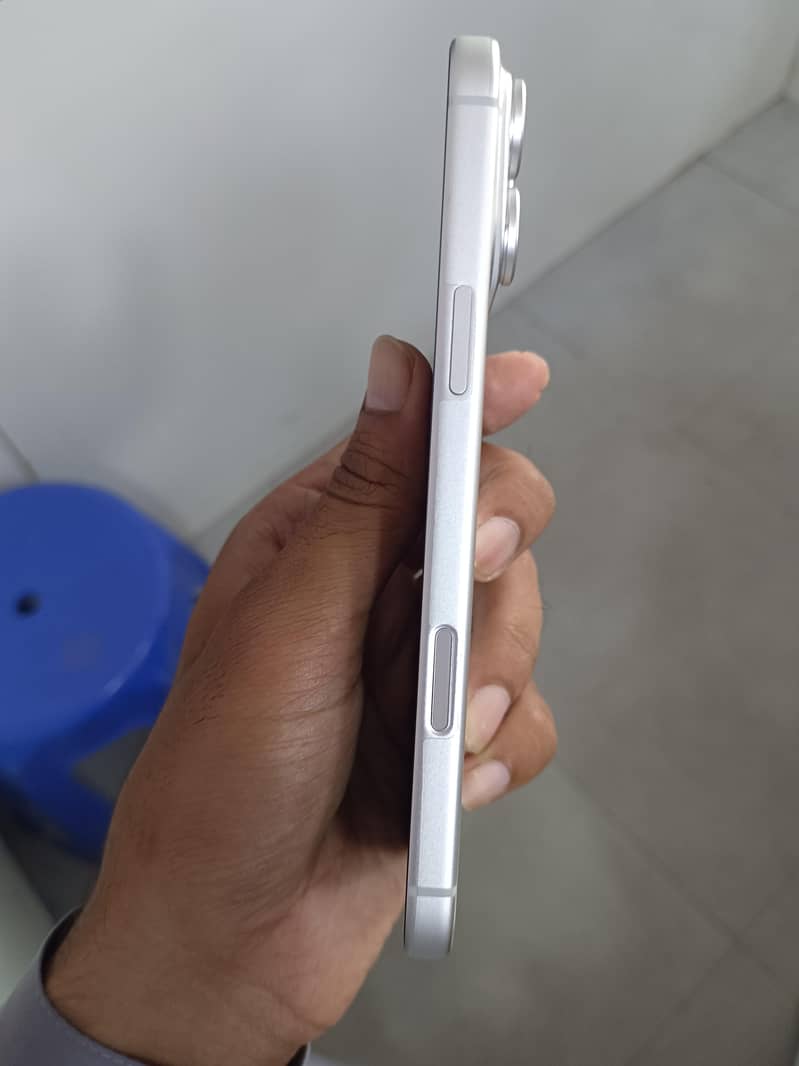 Apple iPhone 17 Pro Max 10