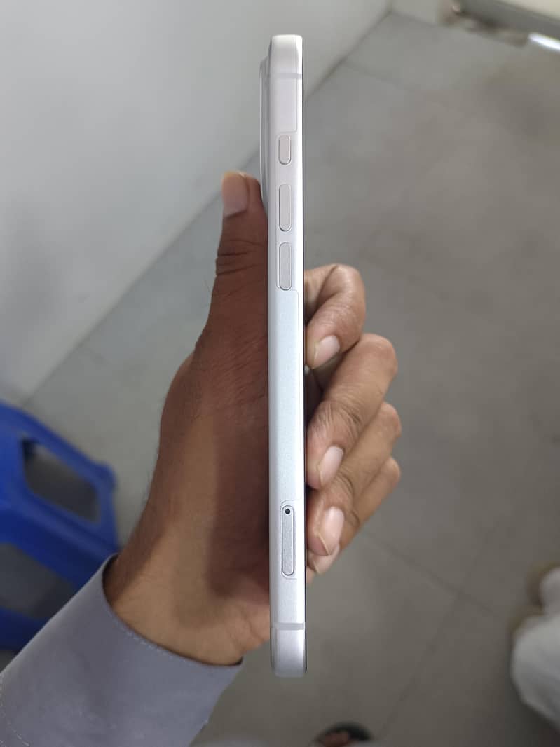 Apple iPhone 17 Pro Max 12