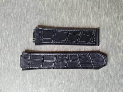 black Screw in Silicon straps with premium Black leather Stitched.