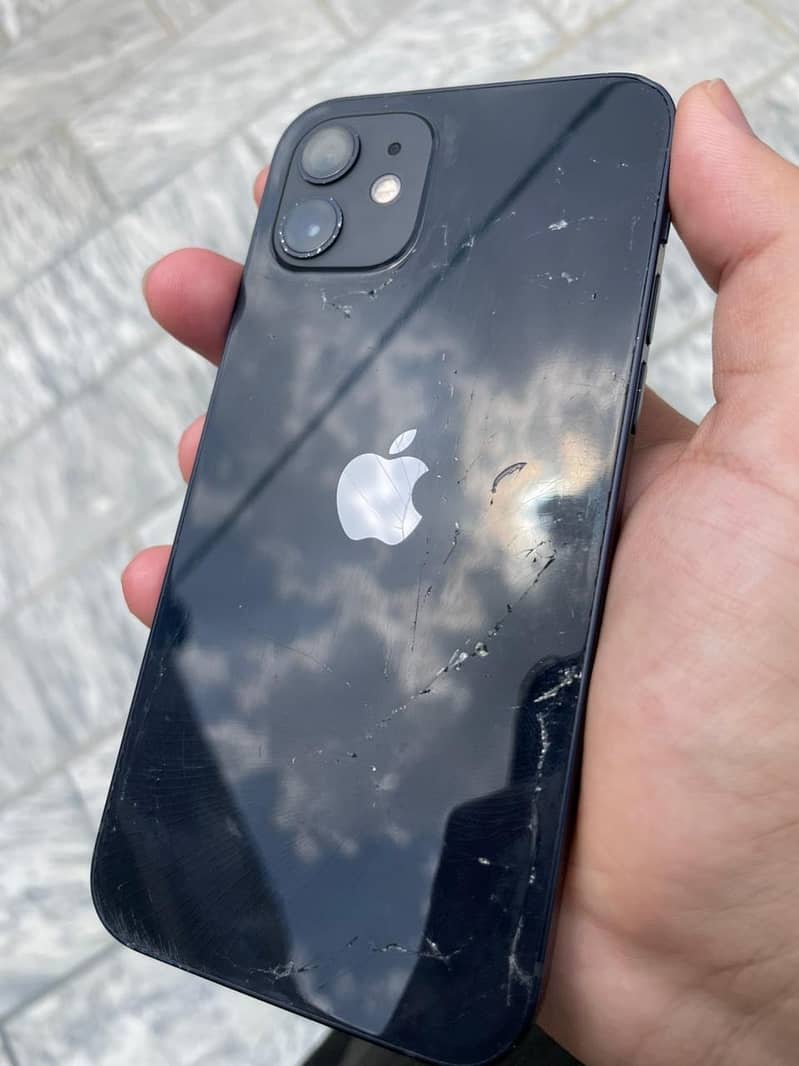 Apple iPhone 12 4