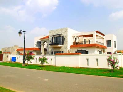 5 marla ideal plot in lake city for sale